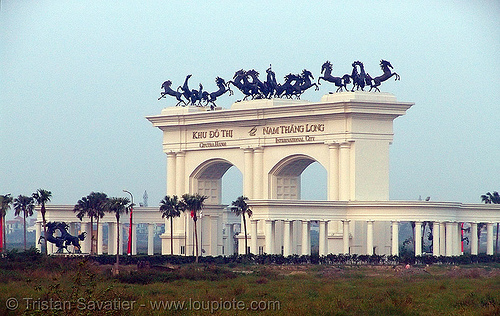 khu đô thị ciputra - ciputra hanoi international city gate - vietnam, arch, gate, hanoi, horses, international city, khu đô thị ciputra, nam thăng long, planned development, sculptures, urban development, urban planning