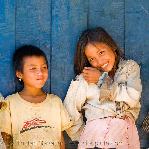 kids at blue guesthouse (laos), blue guesthouse, boy, children, kids, little girl, pak mong