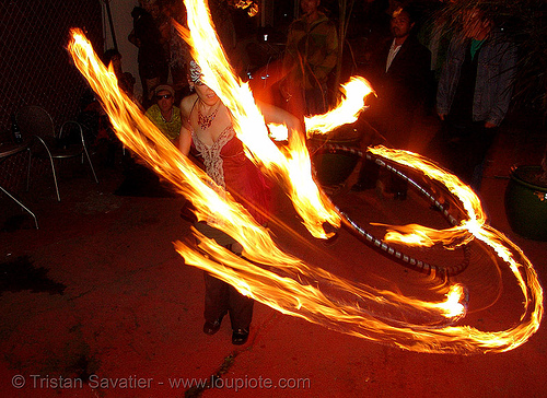 la rosa (jaden) - LSD fuego, fire dancer, fire dancing, fire hula hoop, fire performer, fire spinning, hula hooping, la rosa, night, spinning fire