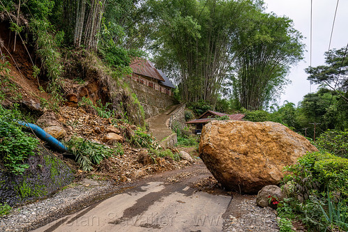large boulder fell on road, boulder, landslide, road, tana toraja