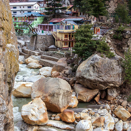 large boulders in the bhagirathi river - gangotri (india), bhagirathi river, bhagirathi valley, boulders, gangotri, hindu pilgrimage, mountain river, mountains, river bed, rock