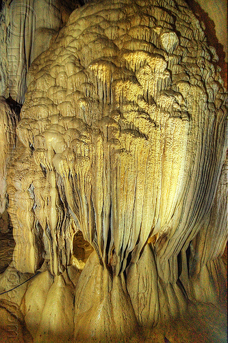 large cave formations - speleothems - lang cave - gunung mulu national park (borneo), borneo, cave formations, caving, concretions, gunung mulu national park, lang cave, malaysia, natural cave, speleothems, spelunking