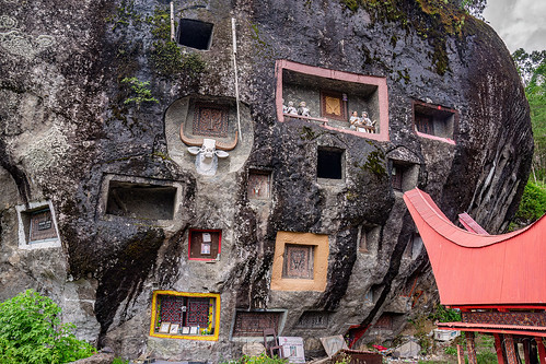 lembang tonga riu - lo'ko mata wall - toraja rock tombs, burial site, cemetery, effigies, graves, graveyard, lembang tonga riu, liang pak, lo'ko mata wall, pa'tedong, rock tombs, tana toraja, tau-tau