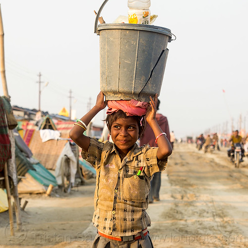 little girl carrying bucket on her head (india), bracelets, bucket, carrying on the head, child, hindu pilgrimage, hinduism, kid, kumbh mela, little girl, overhead