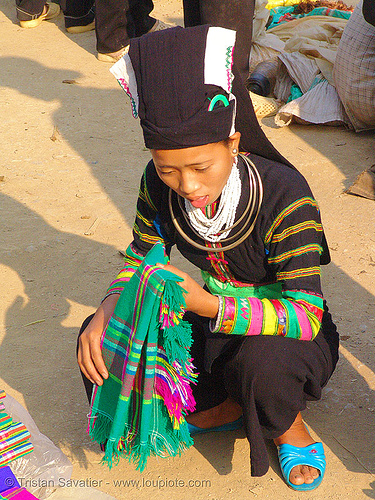 "lo lo den" tribe girl - vietnam, black lo lo tribe, bảo lạc, colorful, hill tribes, indigenous, lo lo den tribe