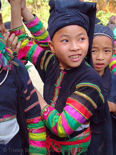 "lo lo den" tribe kids - vietnam, black lo lo tribe, children, colorful, girls, headdress, hill tribes, indigenous, kids, little girl, lo lo den tribe