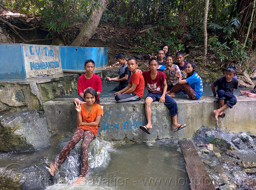 local kids at the sumber air panas uwedaka - hot springs near luwuk, bathing, boys, crowd, girls, hot springs, kids, pools