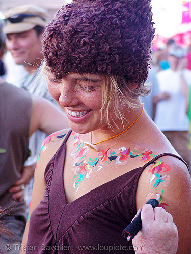 lucy getting painted - how weird street faire (san francisco), body art, body paint, body painting, elgeacho, lucy