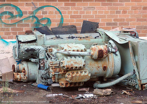 machine - pump - abandoned hospital (presidio, san francisco), abandoned building, abandoned hospital, graffiti, presidio hospital, presidio landmark apartments, trespassing