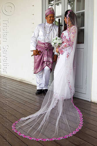 malay wedding - kuching (borneo), borneo, bridal bouquet, bride, groom, kuching, malay wedding, malaysia, man, traditional wedding, wedding dress, white flowers, white roses, woman