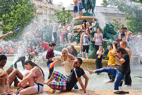 melee in luxembourg garden fountain, basin, crowd, fontaine de l'observatoire, fountain, gay pride, luxembourg garden, mayhem, melee, men, mêlée, playing, pool, splash, splashing, wading, water fight, wet, women