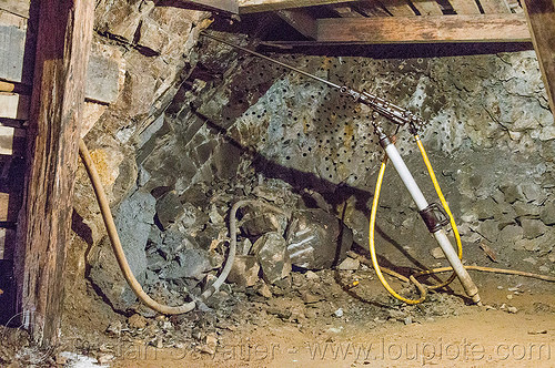 mining air drill - balatoc mines (philippines), air drill, balatoc mines, gold mine, mine tunnel, mining, pneumatic drill, underground mine