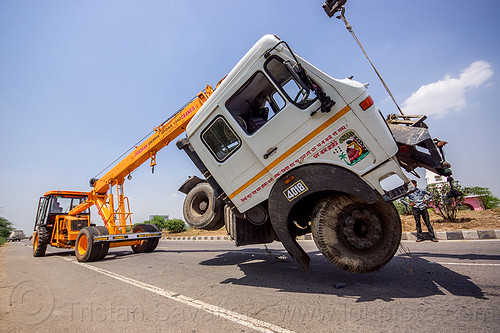 mobile cranes lift accidented truck cab (india), 4018c, artic, articulated truck, at work, cabin, crane truck, crash, escorts hydra 1242, lorry accident, man, mobile crane, pradhan cranes, road, tata motors, tractor trailer, traffic accident, truck accident, working, yellow