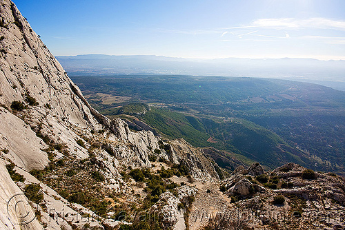 montagne sainte victoire - aix-en-provence (france), aix-en-provence, cliff, france, landscape, montagne sainte victoire, mountains