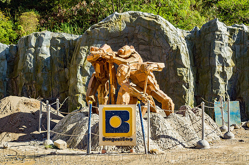 monument to gold miners - balatoc mines (philippines), balatoc mines, gold mine, monument, sculpture