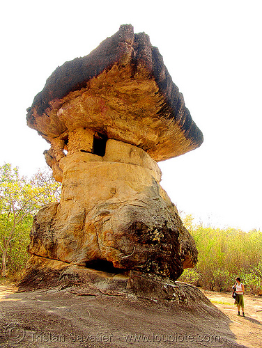 mushroom rock - ho nang usa - หอนางอุสา, balancing rock, boulder, erosion, ho nang usa, mushroom rock, rock formations, sandstone, woman, หอนางอุสา, อุทยานประวัติศาสตร์ภูพระบาท