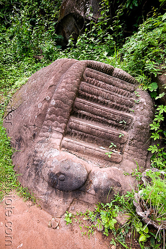 nāga snakes around stone steps - wat phu champasak (laos), hindu temple, hinduism, khmer temple, nāga snakes, ruins, stone carving, wat phu champasak