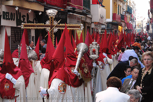 nazarenos - hermandad de la lanzada - semana santa en sevilla, easter, hermandad de la lanzada, nazarenos, red, semana santa, sevilla