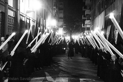 nazarenos - hermandad del gran poder - semana santa en sevilla, candles, easter, el gran poder, hermandad del gran poder, nazarenos, night, semana santa, sevilla