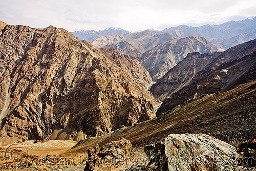 near lamayuru - leh to srinagar road - ladakh (india), ladakh, lamayuru, landscape, mountains, v-shaped valley