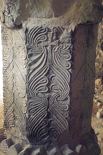 octagonal column with low-relief - oshki monastery - georgian church ruin (turkey country), byzantine, christian cross, detail, floral, georgian church ruins, low-relief, orthodox christian, oshki monastery, öşk, öşkvank