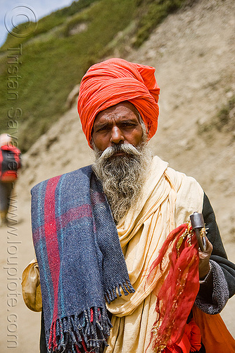 old hindu pilgrim with blanket - amarnath yatra (pilgrimage) - kashmir, amarnath yatra, beard, blanket, headwear, hindu man, hindu pilgrimage, hinduism, kashmir, mountain trail, mountains, old man, pilgrim
