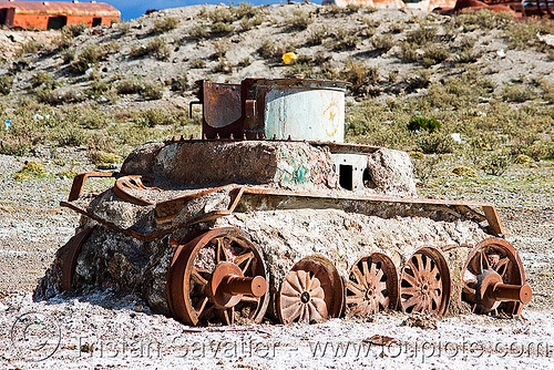 old rusty army tank - uyuni (bolivia), army, bolivia, enfe, fca, military, railway, rusty, scrapyard, train cemetery, train graveyard, train junkyard, uyuni