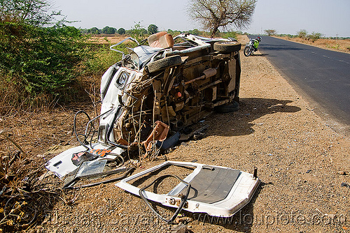 overturned minibus - traffic accident (india), fatal, frontal collision, minibus, overturned, road crash, traffic accident, traffic crash, underbelly, wreck