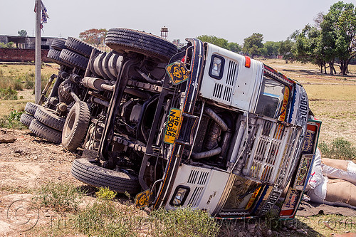 overturned truck (india), 2515 cex, crash, lorry accident, overturned, road, rollover, tata motors, traffic accident, truck accident, underbelly, wreck