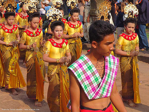 ปราสาทหินพนมรุ้ง - performers in traditional costumes - phanom rung festival - thailand, performers, traditional costumes, ปราสาทหินพนมรุ้ง