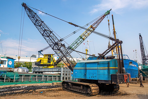 p&h tracked dock crane, dock, harbor crane, surabaya