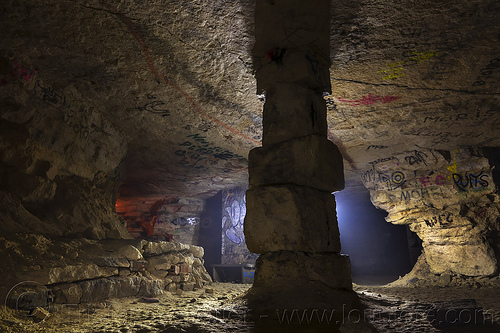 pilier à bras - catacombes de paris - catacombs of paris (off-limit area), cave, clandestines, hôpital du val-de-grâce, illegal, labyrinthe du val-de-grâce, pilier tourné, pilier à bras, pillar, trespassing, underground quarry, val-de-grace