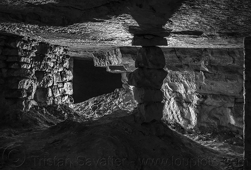 pilier à bras - catacombes de paris - catacombs of paris (off-limit area), cave, clandestines, hôpital du val-de-grâce, illegal, labyrinthe du val-de-grâce, pilier tourné, pilier à bras, pillar, trespassing, underground quarry, val-de-grace