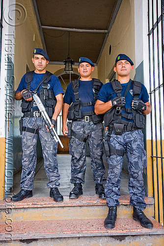 police officers in tactical gear, argentina, cops, hand gun, jujuy capital, law enforcement, men, noroeste argentino, officers, police, policeman, policemen, pump gun, pump-action, rifle, san salvador de jujuy, security forces, shotgun, swat, tactical, uniform