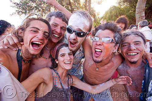 porteños celebrating the carnival - carnaval de tilcara (argentina), andean carnival, argentina, carnaval de la quebrada, carnaval de tilcara, noroeste argentino, quebrada de humahuaca, skatextremo