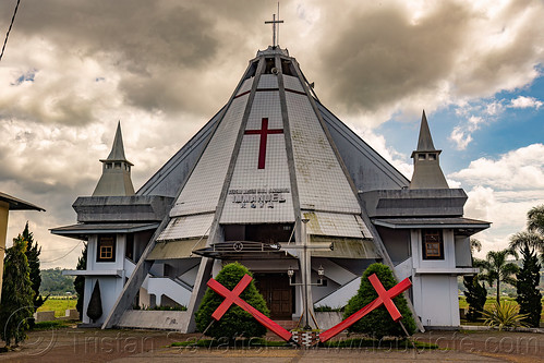 protestant church in manado, architecture, christian crosses, manado, modern church