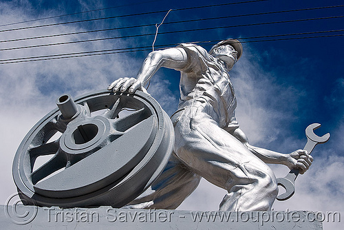 railroad workers monument - uyuni (bolivia), bolivia, enfe, fca, monument, railroad, railway, sculpture, silver, statue, steam engine, train, uyuni, worker, wrench