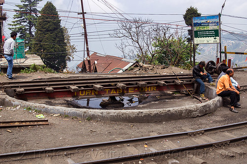 railway turntable - darjeeling (india), darjeeling himalayan railway, darjeeling toy train, india, narrow gauge, railroad tracks, railway turntable, steam engine, steam locomotive, steam train engine