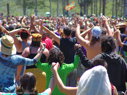 rainbow-peace-chain - rainbow gathering - hippie, crowd, hippie, peace circle