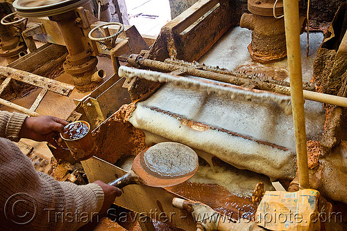 refining the sludge - ore processing plant - candelaria silver mine - potosi (bolivia), bolivia, cerro rico, factory, machine, man, mina candelaria, mine, mining, ore processing plant, potosí, sludge, worker