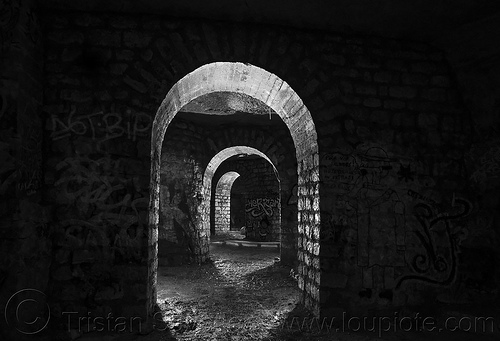 salle z - catacombes de paris - catacombs of paris (off-limit area), cave, clandestines, hôpital du val-de-grâce, illegal, labyrinthe du val-de-grâce, salle z, trespassing, underground quarry, val-de-grace, vaults, voutes