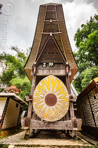 sarcophagus with tongkonan roof - kete-kesu traditional toraja burial site, cemetery, grave, graveyard, kete kesu burial site, liang, sarcophagus, tana toraja, tomb, tongkonan roof