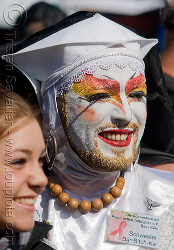 schwester barbitchka - die schestern der perpetuellen indulgenz - german branch of the sisters of perpetual indulgence - folsom street fair 2008 (san francisco), bar-bitch-ka, die schestern der perpetuellen indulgenz, golden color, makeup, man, nuns, schwester