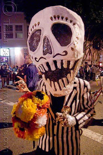 skull - giant puppet - dia de los muertos - halloween (san francisco), day of the dead, dia de los muertos, face painting, facepaint, flowers, halloween, makeup, night, paper mache, papier-mache, papier-mâché, puppet, woman