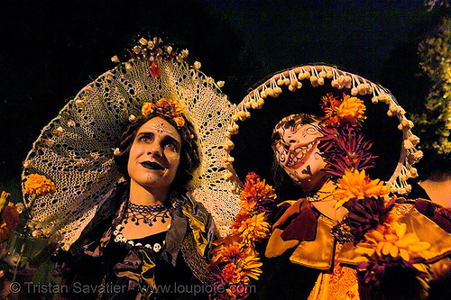 skull makeup and hats - dia de los muertos - halloween (san francisco), costumes, day of the dead, dia de los muertos, face painting, facepaint, halloween, makeup, night