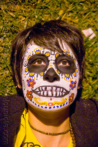 skull makeup - dia de los muertos - halloween (san francisco), day of the dead, dia de los muertos, face painting, facepaint, halloween, night, sugar skull makeup, woman