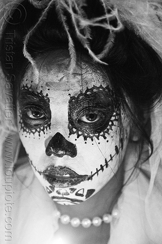 skull makeup - dia de los muertos - halloween (san francisco), day of the dead, dia de los muertos, face painting, facepaint, halloween, night, sugar skull makeup, woman