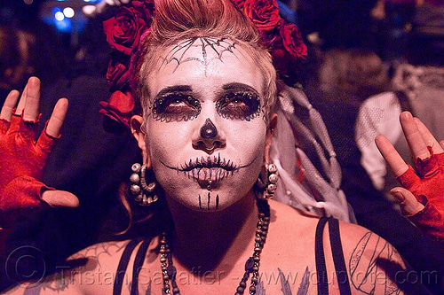 skull makeup - dia de los muertos - halloween (san francisco), day of the dead, dia de los muertos, face painting, facepaint, halloween, night, sugar skull makeup, woman