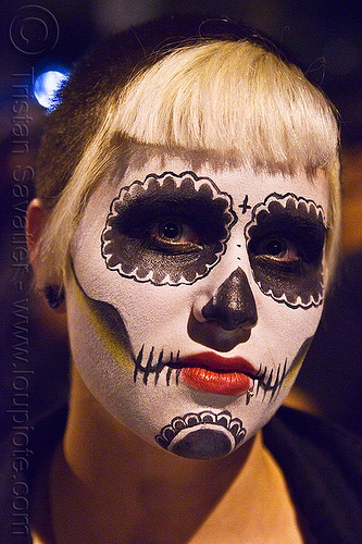 skull makeup - dia de los muertos - halloween (san francisco), day of the dead, dia de los muertos, face painting, facepaint, halloween, night, sugar skull makeup, woman