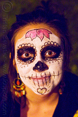 skull makeup - dia de los muertos - halloween (san francisco), day of the dead, dia de los muertos, face painting, facepaint, halloween, night, sugar skull makeup, woman